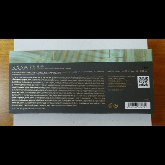 ZOEVA Gold and Black Coffee Table Book - Picture 12 of 12